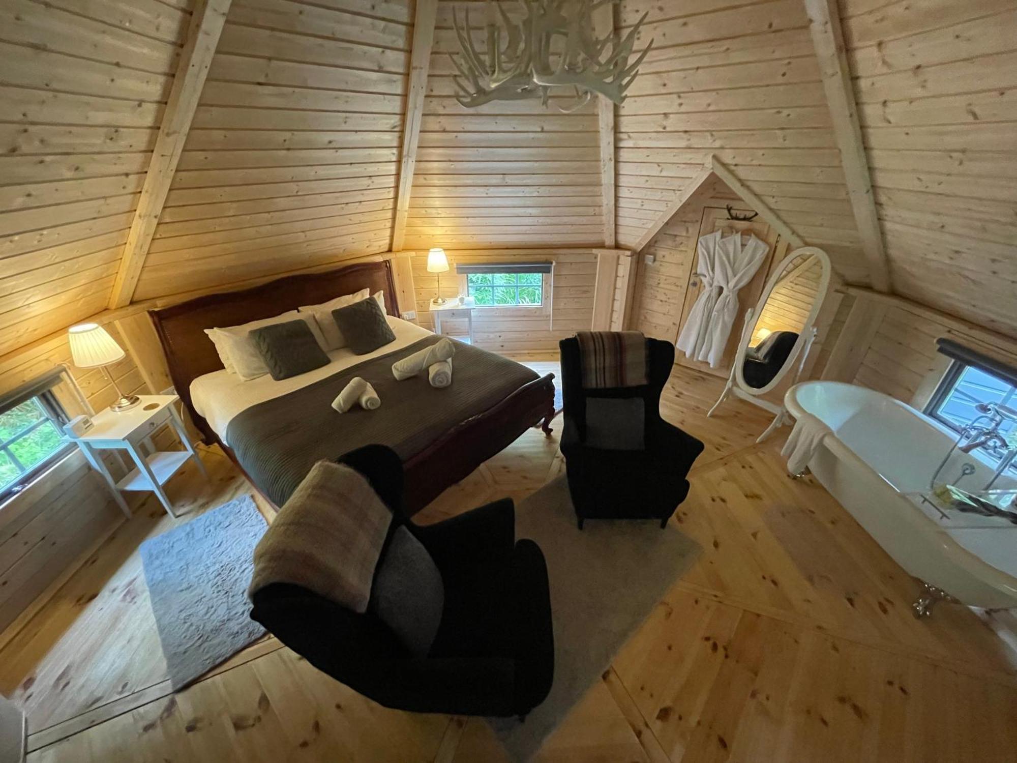 Aos Si Lodges Баллачулиш Экстерьер фото